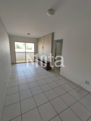APARTAMENTO - ZONA DE ARMAZEM 