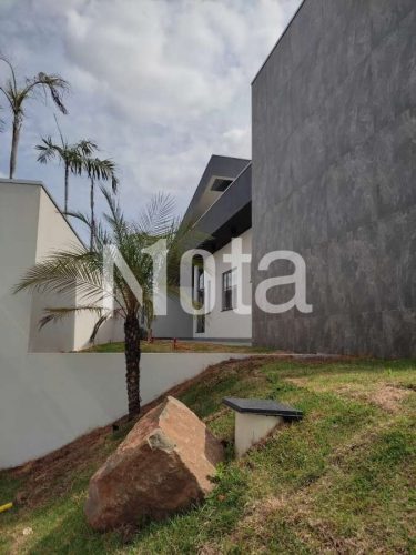 CASA - RESIDENCIAL VENEZA