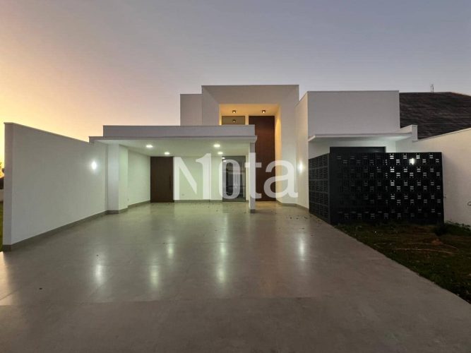 CASA - CONDOMÍNIO FECHADO 