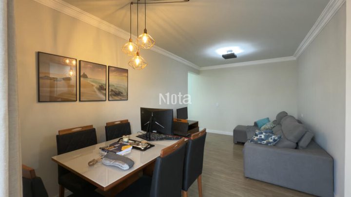 APARTAMENTO - ZONA DE ARMAZÉM