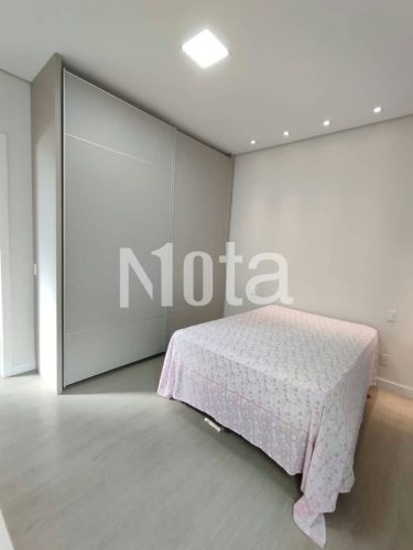 CASA - CONDOMÍNIO FECHADO 