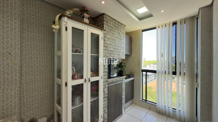APARTAMENTO - ZONA DE ARMAZÉM