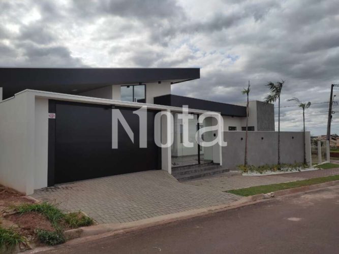 CASA - RESIDENCIAL VENEZA
