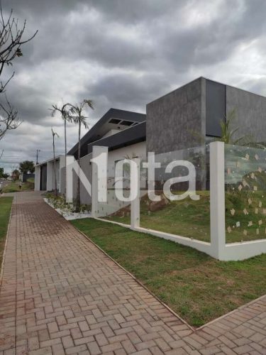 CASA - RESIDENCIAL VENEZA