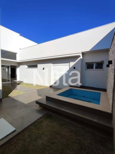 CASA - CONDOMÍNIO FECHADO 