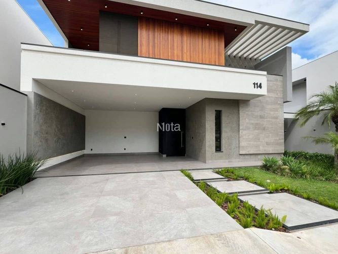 CASA - CONDOMÍNIO FECHADO 