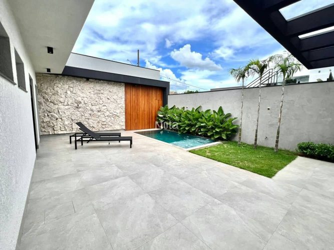 CASA - CONDOMÍNIO FECHADO 