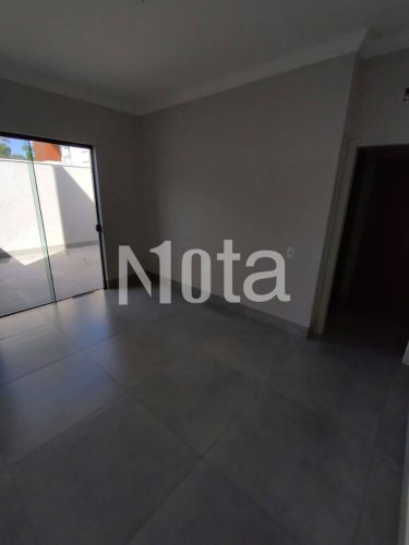 CASA - CONDOMÍNIO FECHADO 
