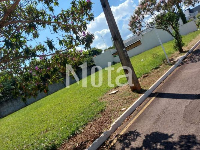 TERRENO - COND. IPANEMA 