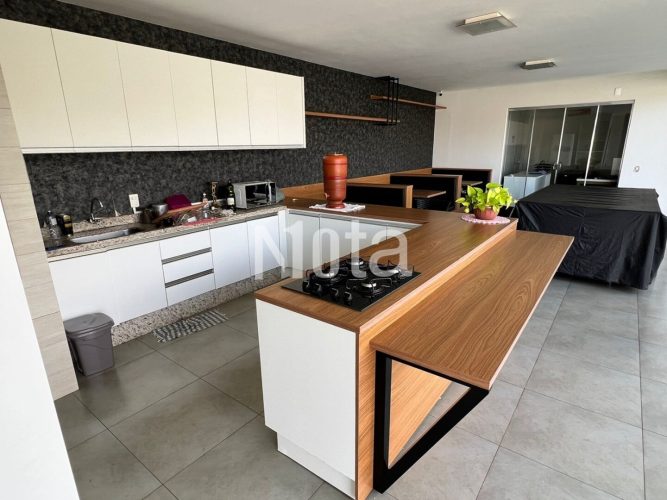 SALA COMERCIAL - ZONA 2