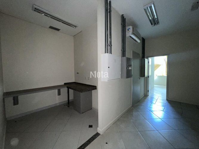 SALA COMERCIAL - ZONA 1 