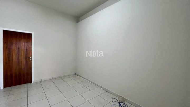 SALA COMERCIAL - ZONA 1 