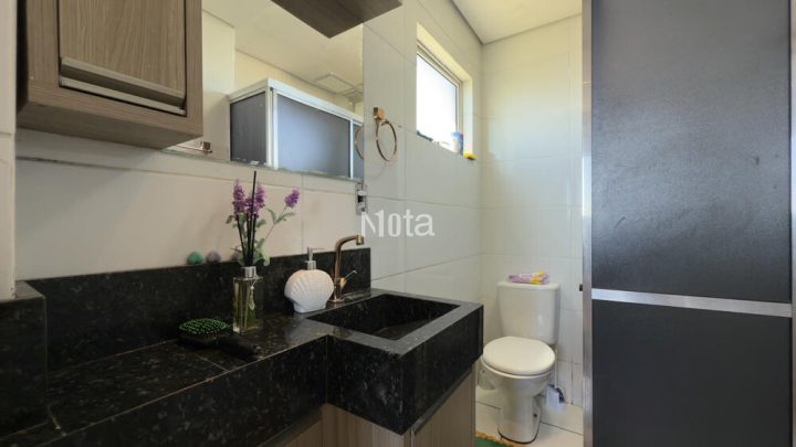 APARTAMENTO - ZONA DE ARMAZÉM