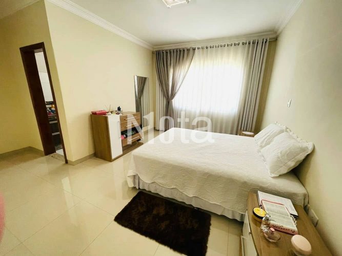 CASA - JARDIM NOVA ITÁLIA 