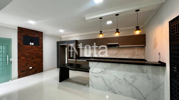 CASA DE ALTO PADRÃO - RESID. VENEZA 