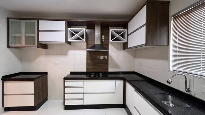 APARTAMENTO -  ZONA DE ARMAZEM