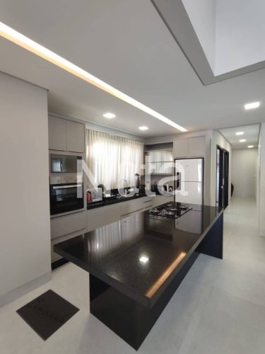 CASA - CONDOMÍNIO FECHADO 