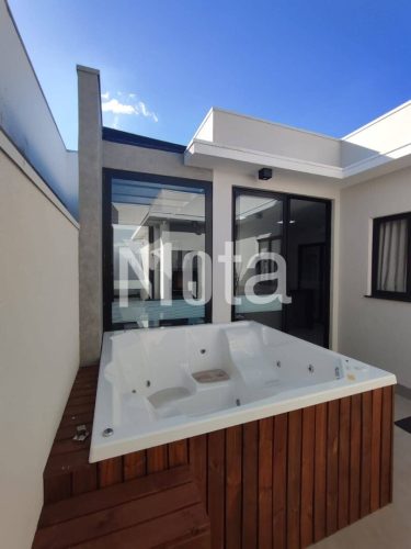 CASA - CONDOMÍNIO FECHADO 