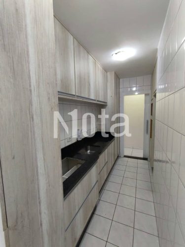APARTAMENTO - ZONA DE ARMAZEM 