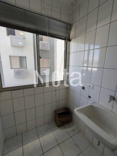 APARTAMENTO - ZONA DE ARMAZEM 