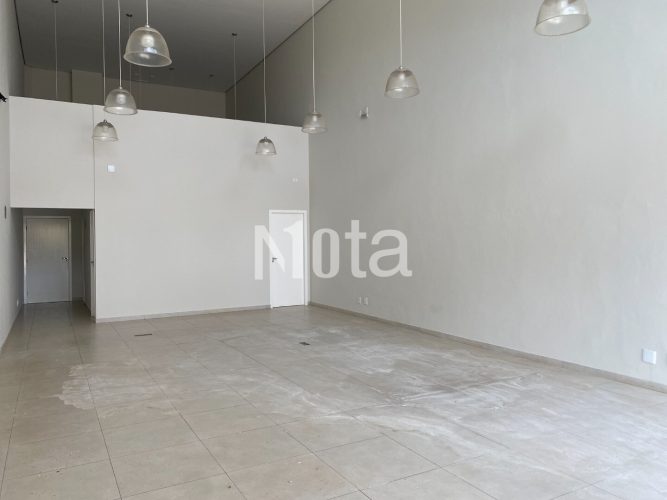 SALA COMERCIAL