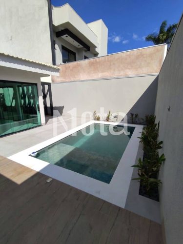 CASA - CONDOMÍNIO FECHADO 